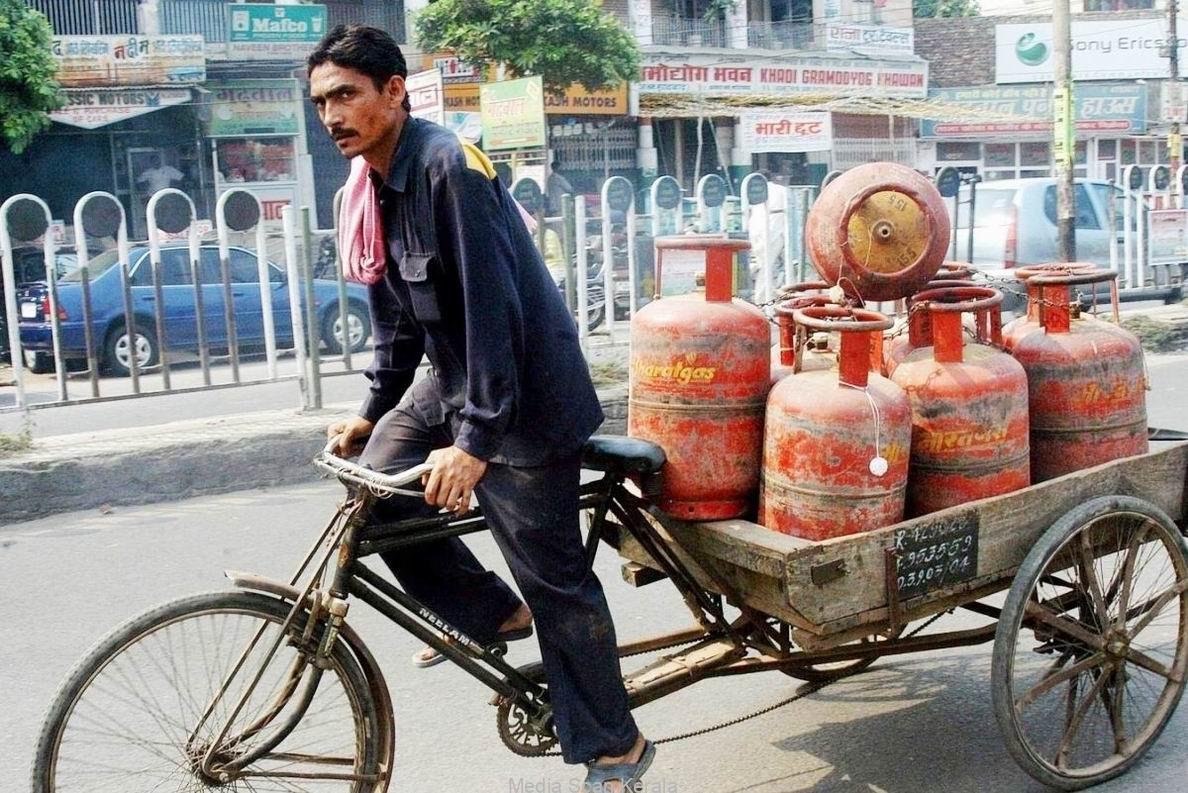 LPG Gas Cylinder Price Is Dropped By Rs 200