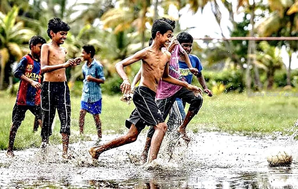 2021-kids-playing-football-in-kerala-source-outlook-photographs